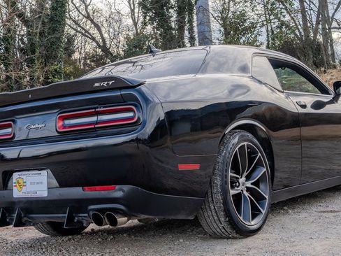 Used 2016 Dodge Challenger SRT w/ Technology Group image 5