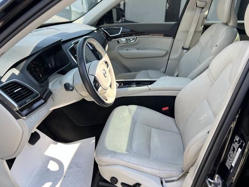 Used 2019 Volvo XC90 T5 Momentum w/ Protection Package Premier image 10
