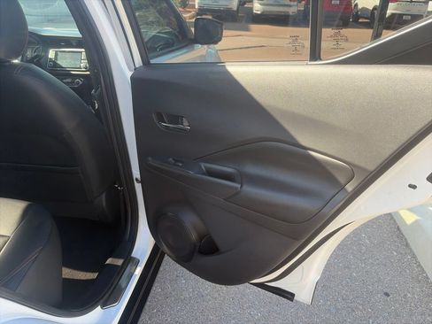 Used 2019 Nissan Kicks SR w/ SR Premium Package FWD image 14