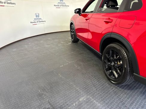 Used 2024 Honda HR-V Sport image 11