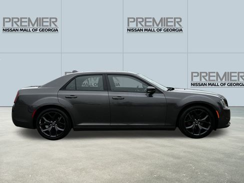 Used 2021 Chrysler 300 S image 4