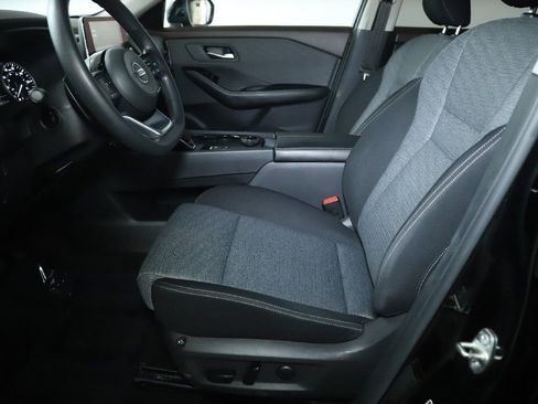 Used 2021 Nissan Rogue SV image 18