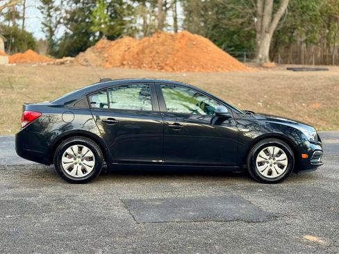 Used 2015 Chevrolet Cruze LS image 5