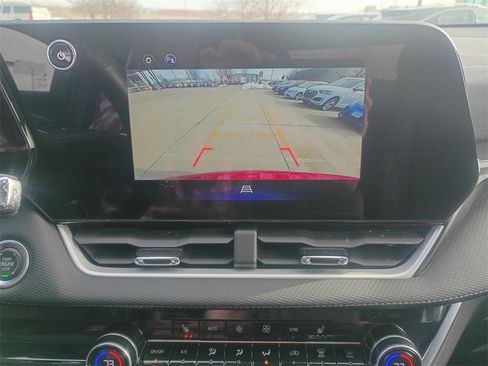 Used 2025 Chevrolet Equinox LT w/ Convenience Package II image 20