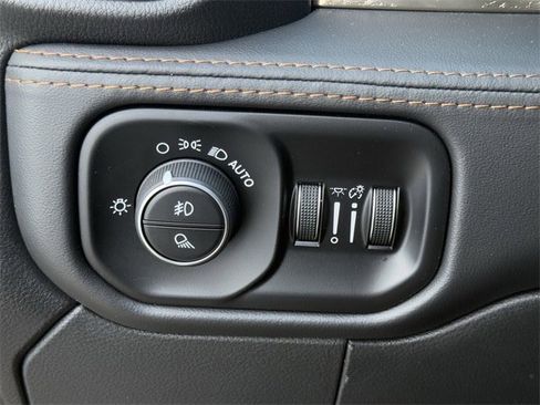 Used 2021 RAM 2500 Limited image 23