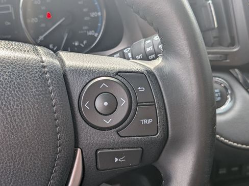 Used 2018 Toyota RAV4 Limited image 17