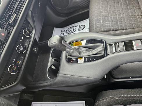 Used 2023 Honda HR-V LX image 24
