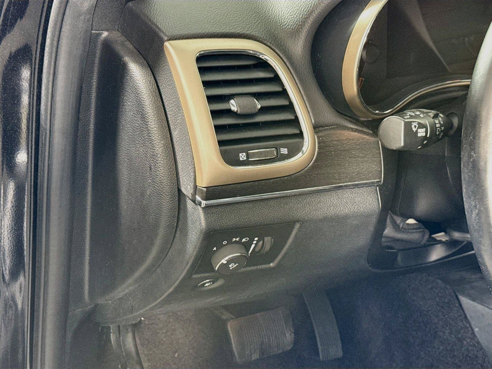 Used 2016 Jeep Grand Cherokee Limited AWD/4WD image 4