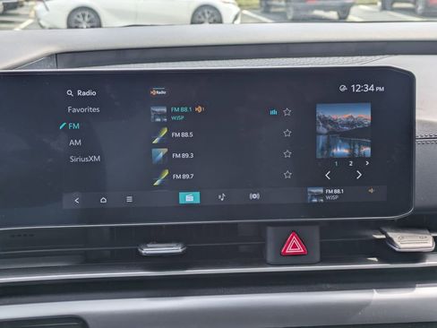 Used 2025 Kia Carnival image 21