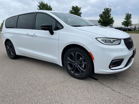 Used 2026 Chrysler Pacifica Select FWD image 7