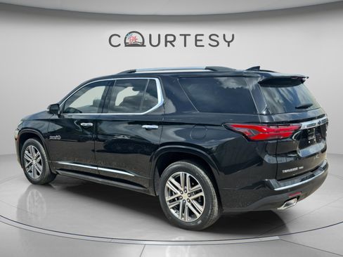 Used 2023 Chevrolet Traverse High Country w/ LPO, Floor Liner Package AWD/4WD image 3