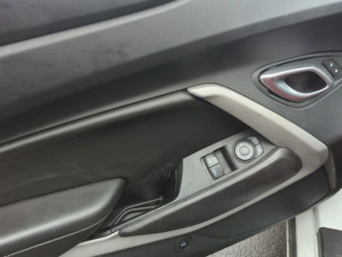 Used 2020 Chevrolet Camaro LT image 9