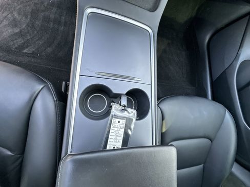 Used 2022 Tesla Model 3 image 29