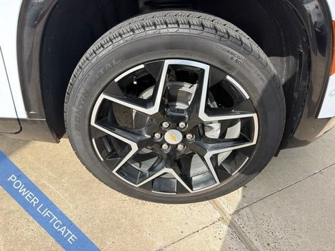Used 2026 Chevrolet Traverse High Country FWD image 10