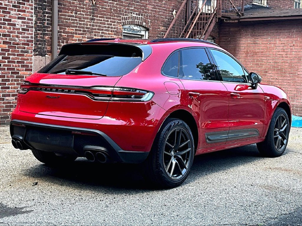 Certified 2023 Porsche Macan Turbo AWD/4WD image 17
