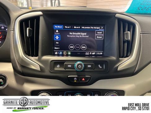Used 2023 GMC Terrain SLE w/ Driver Convenience Package AWD/4WD image 19