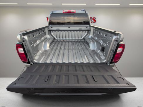 New 2026 GMC Canyon Elevation w/ Convenience Package image 15