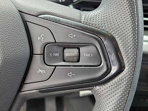 Certified 2025 Chevrolet Trax LS w/ Driver Confidence Package FWD image 21