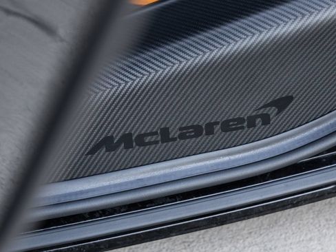 Used 2024 McLaren 750S Spider RWD image 23