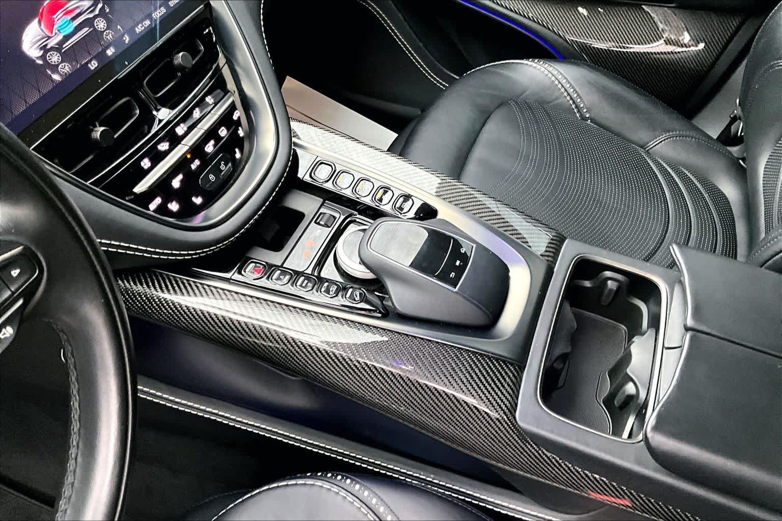Used 2022 Aston Martin DBX AWD/4WD image 17