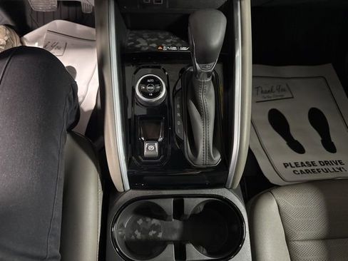 Used 2024 Chevrolet Colorado ZR2 w/ ZR2 Convenience Package III image 25