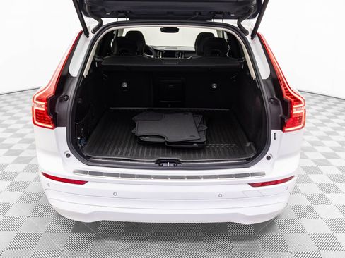 Used 2022 Volvo XC60 B5 Momentum w/ Advanced Package image 29