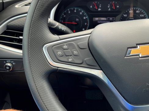 Used 2022 Chevrolet Malibu LT FWD image 19