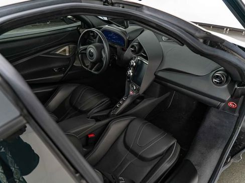 Used 2018 McLaren 720S Luxury RWD image 23