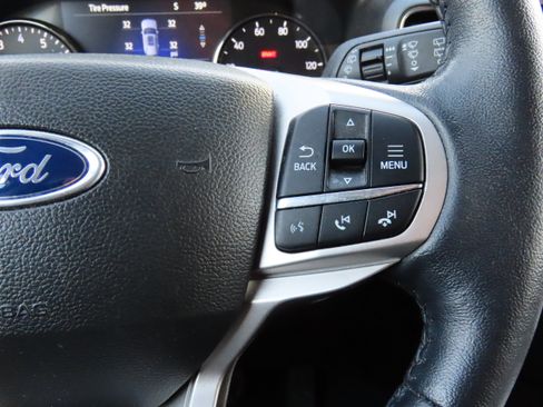 Used 2023 Ford Explorer XLT w/ Equipment Group 202A image 31