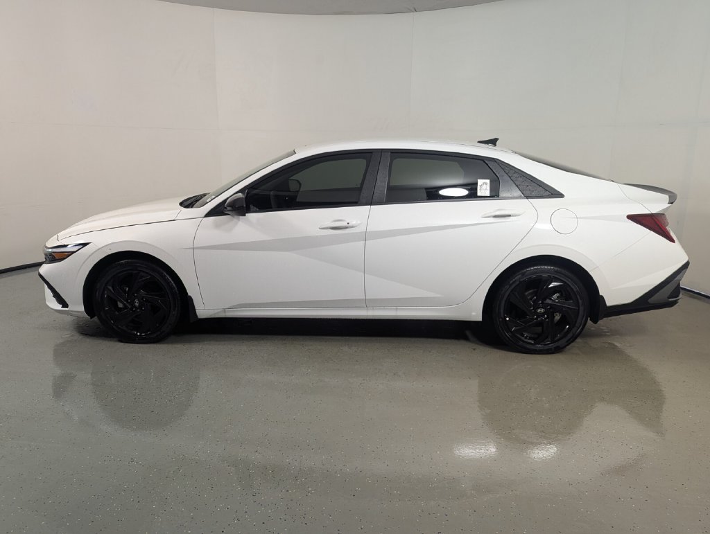 New 2026 Hyundai Elantra SEL FWD image 4
