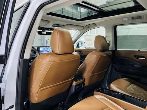 New 2026 Nissan Pathfinder Platinum image 24