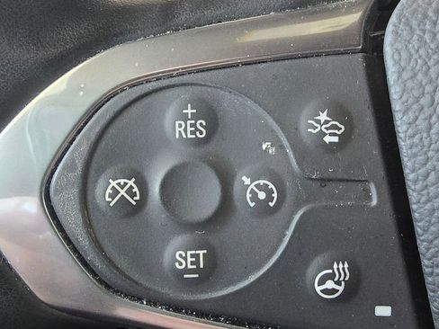 Used 2023 Chevrolet Traverse LT image 22