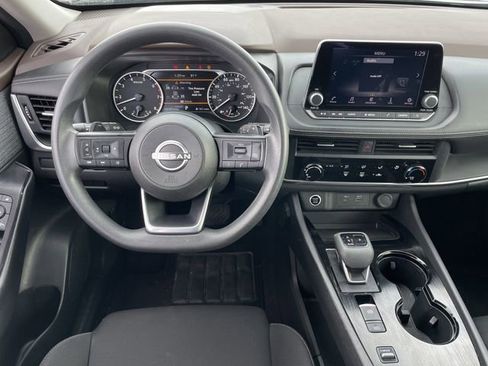 Used 2023 Nissan Rogue S image 10
