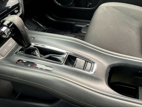 Used 2019 Honda HR-V EX image 17