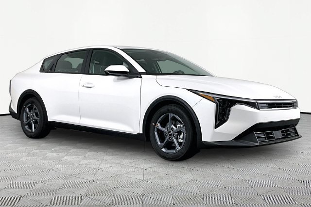 New 2026 Kia K4 FWD image 3
