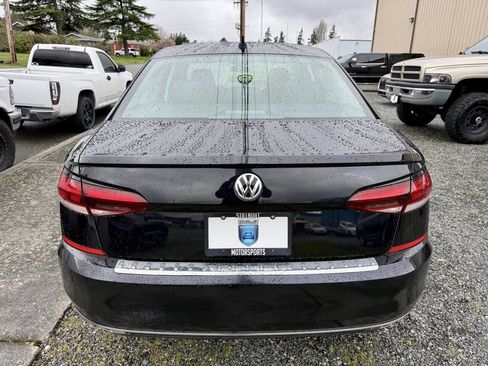 Used 2021 Volkswagen Passat 2.0T SE image 4