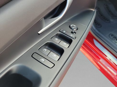 Certified 2026 Hyundai Elantra SE FWD image 14