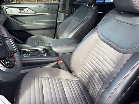 Certified 2025 Ford Explorer ST-Line w/ Premium Package image 27