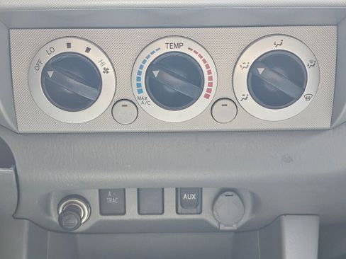 Used 2010 Toyota Tacoma 4x4 Double Cab image 25