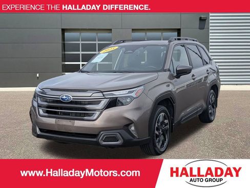 Used 2025 Subaru Forester Limited AWD/4WD image 1