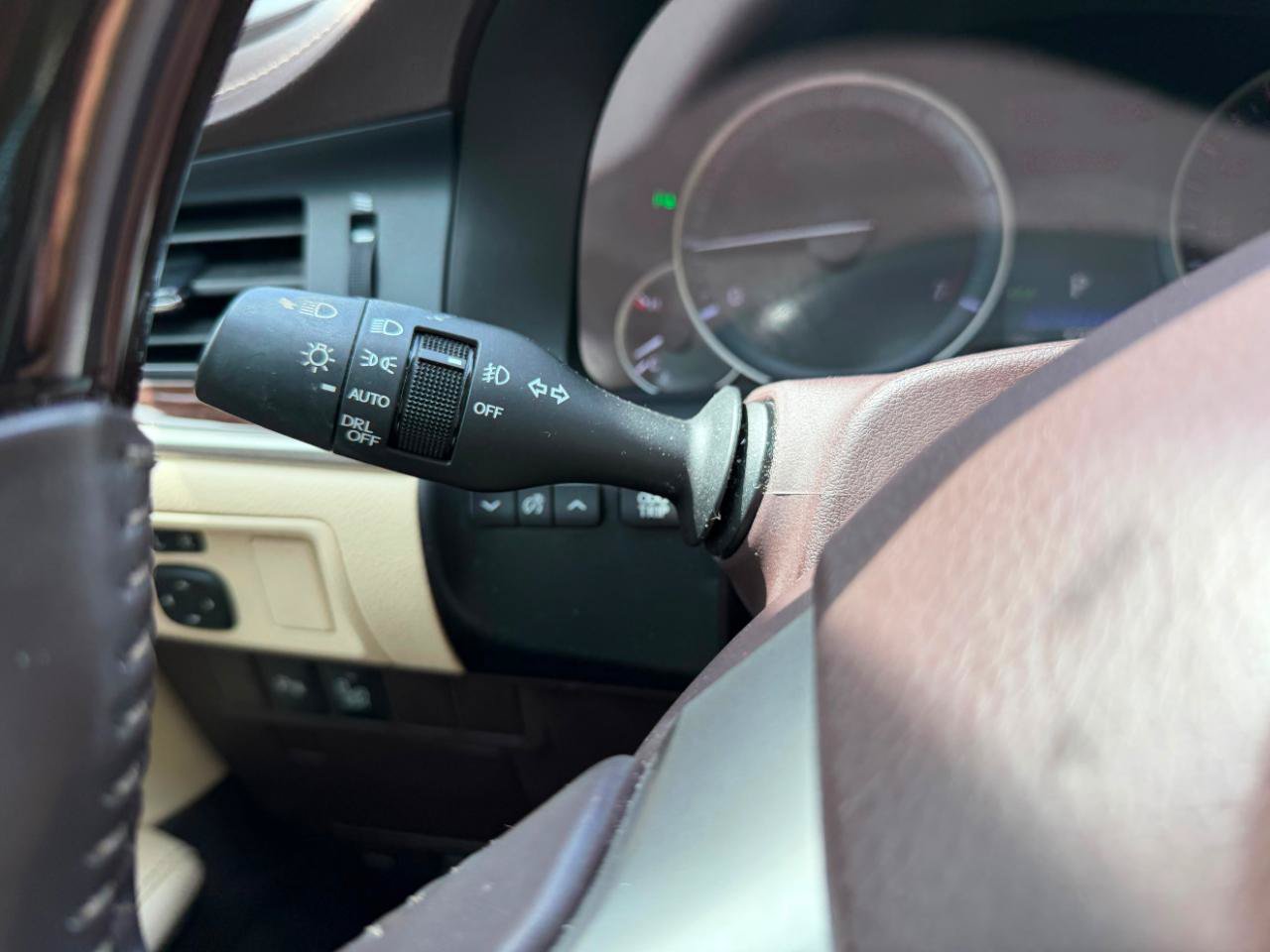 Used 2016 Lexus ES 350 w/ Premium Package w/Wood Trim FWD image 33