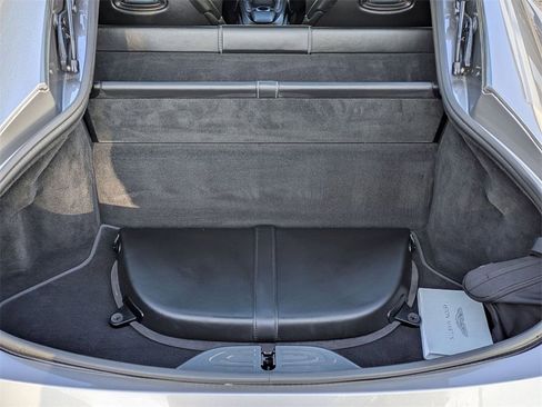 Used 2019 Aston Martin V8 Vantage Coupe image 27