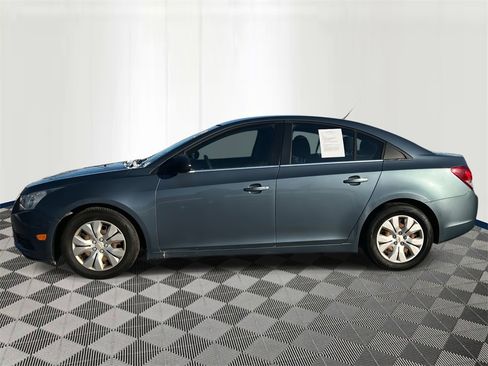 Used 2012 Chevrolet Cruze LS w/ Connectivity Package image 2