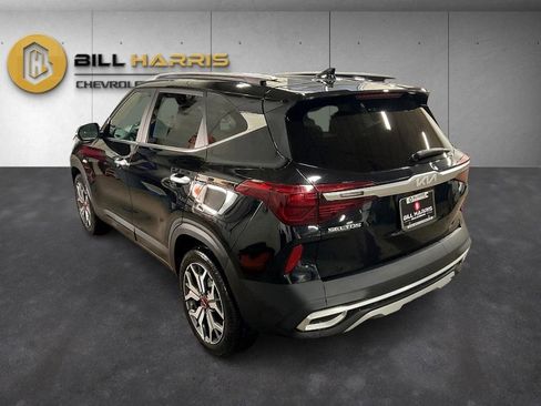 Used 2023 Kia Seltos SX w/ SX Sunroof Package image 11
