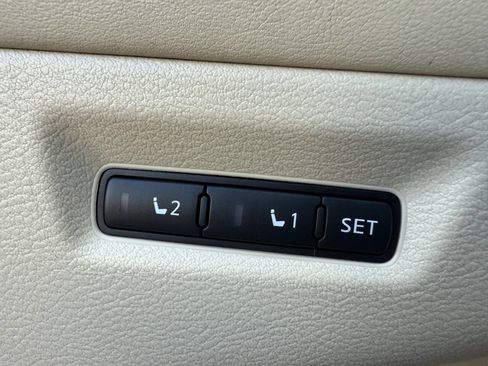 Used 2015 Nissan Murano Platinum image 32