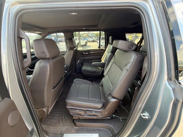 Used 2022 GMC Yukon XL Denali AWD/4WD image 32