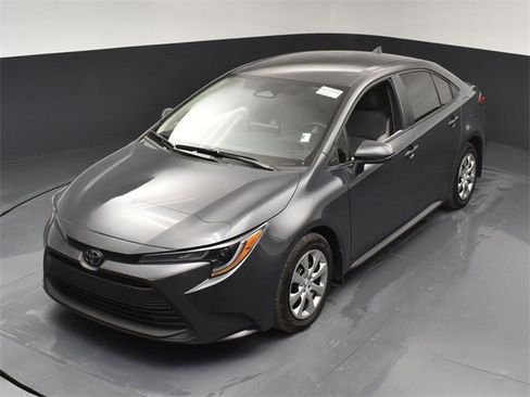 Used 2025 Toyota Corolla LE image 41