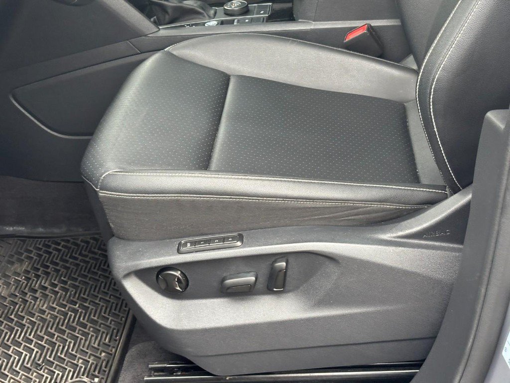 Used 2020 Volkswagen Atlas Cross Sport SEL AWD/4WD image 15