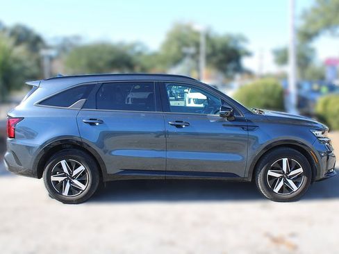 Certified 2023 Kia Sorento S image 5