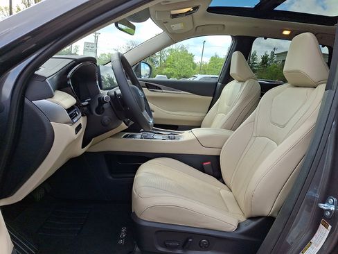 Certified 2025 INFINITI QX60 Luxe image 14